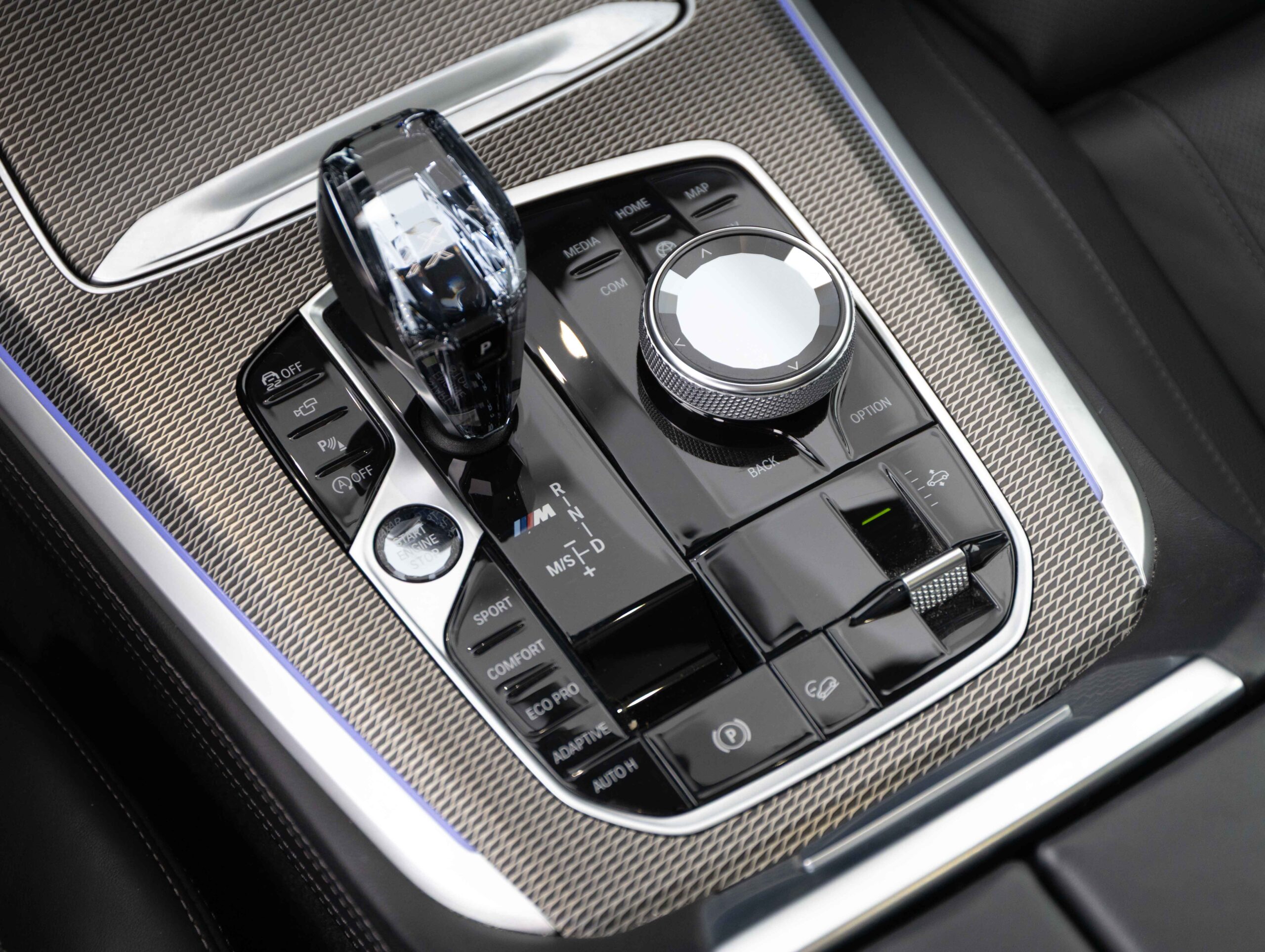 BMW X5 M50i
