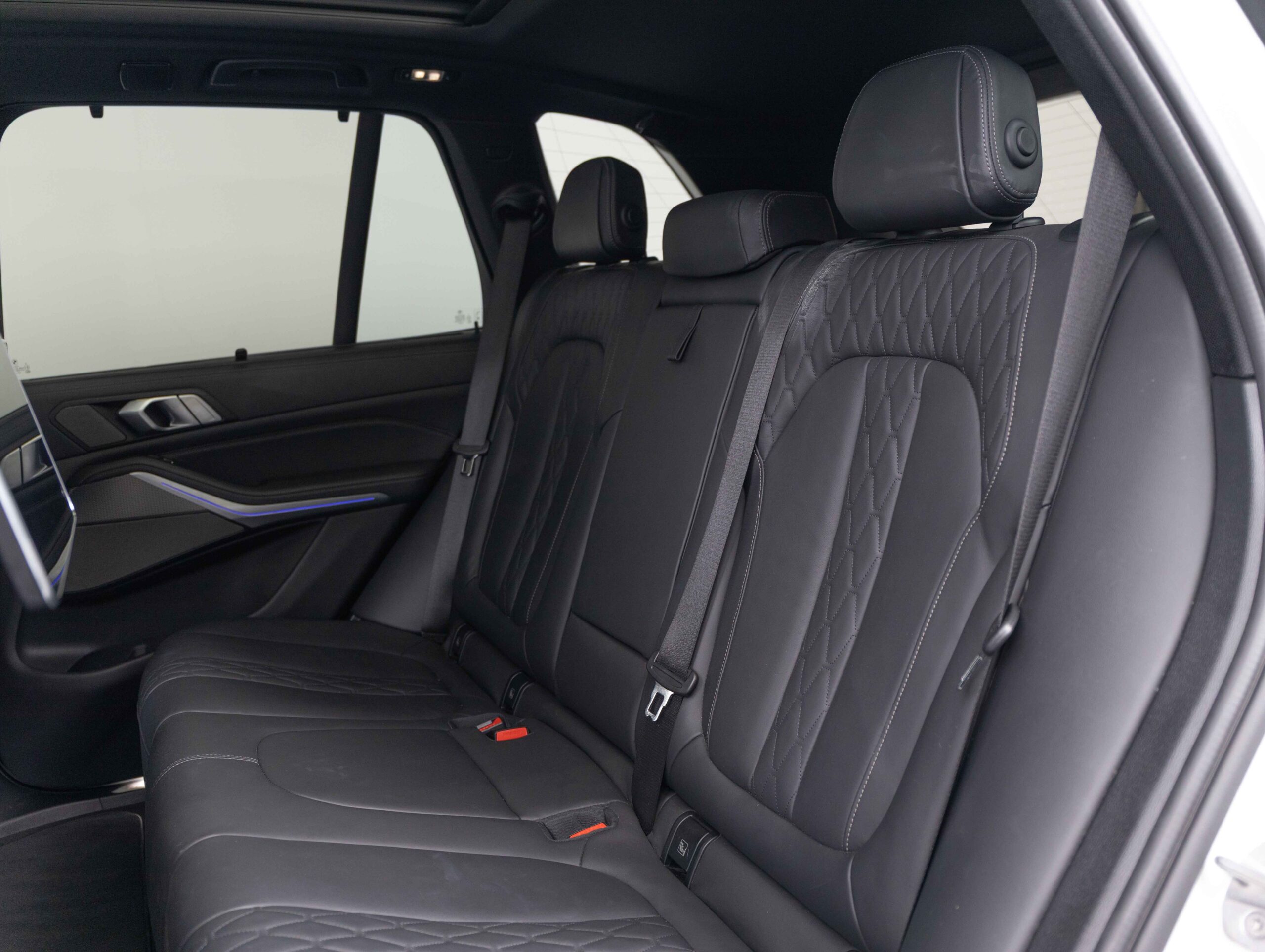 BMW X5 M50i