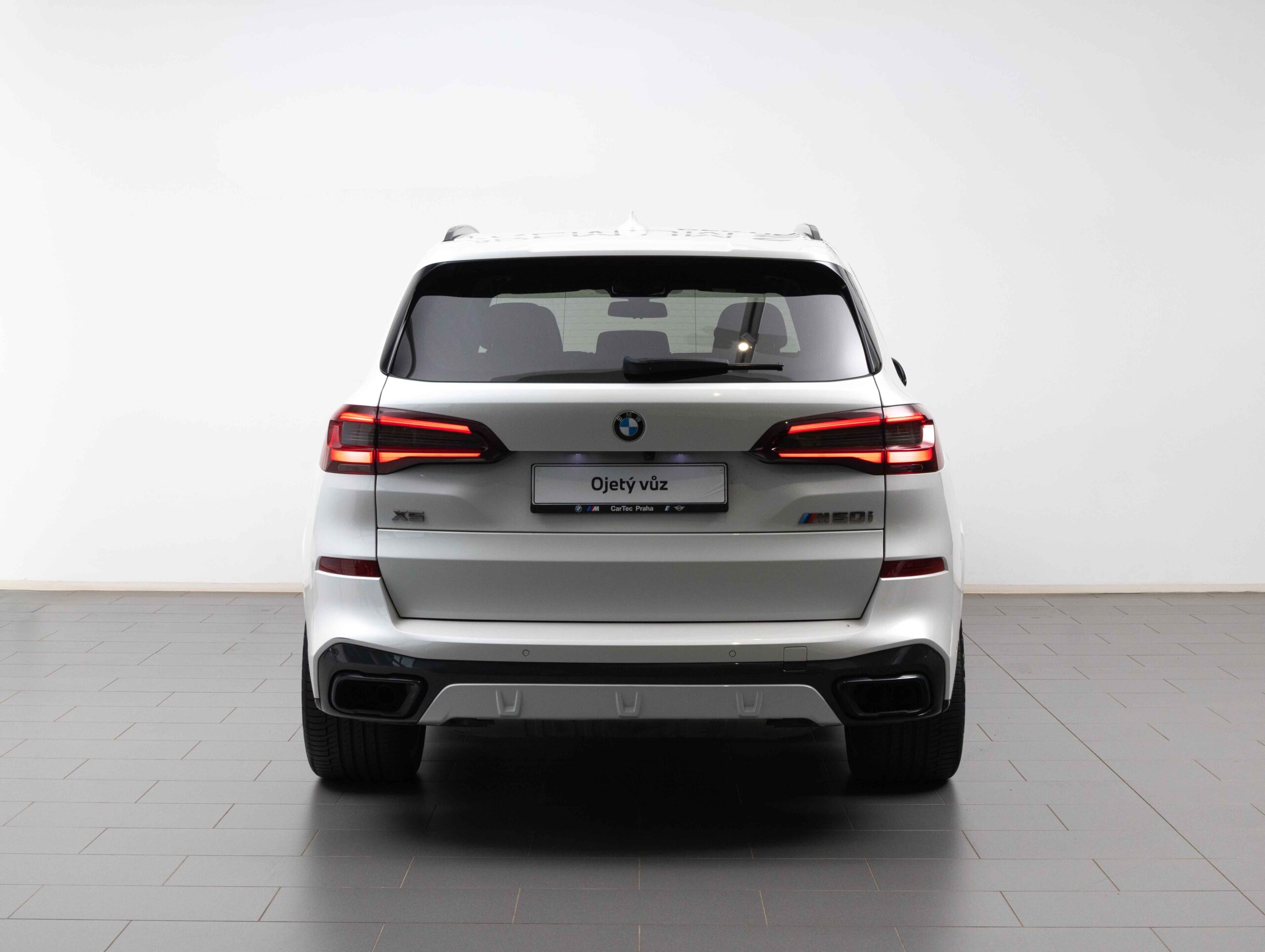 BMW X5 M50i