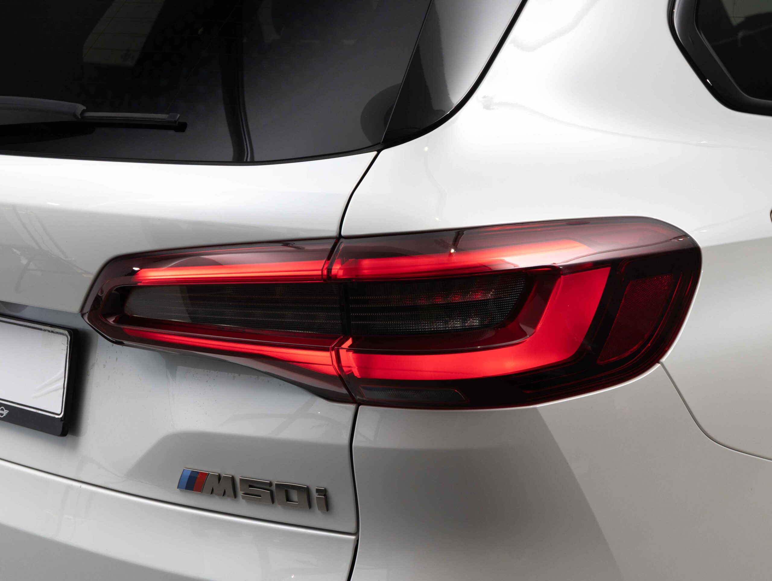 BMW X5 M50i
