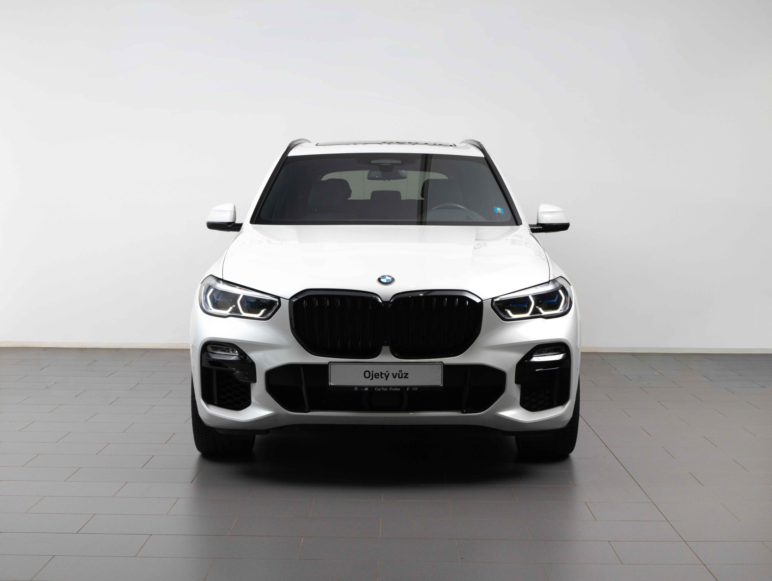 BMW X5 M50i