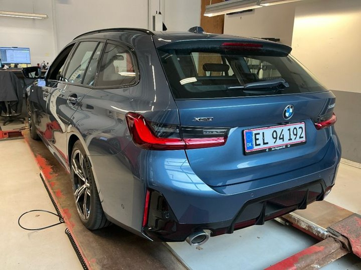 BMW 330i xDrive Touring