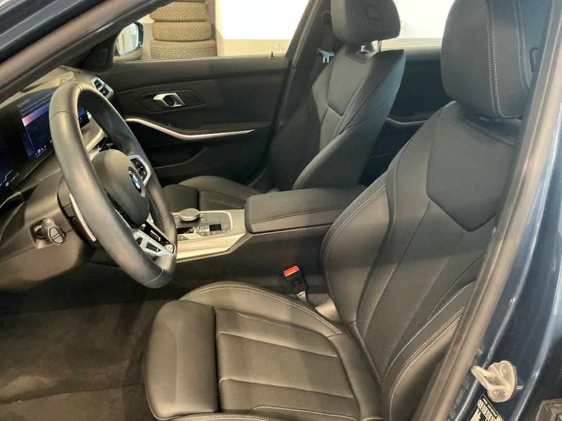 BMW 330i xDrive Touring