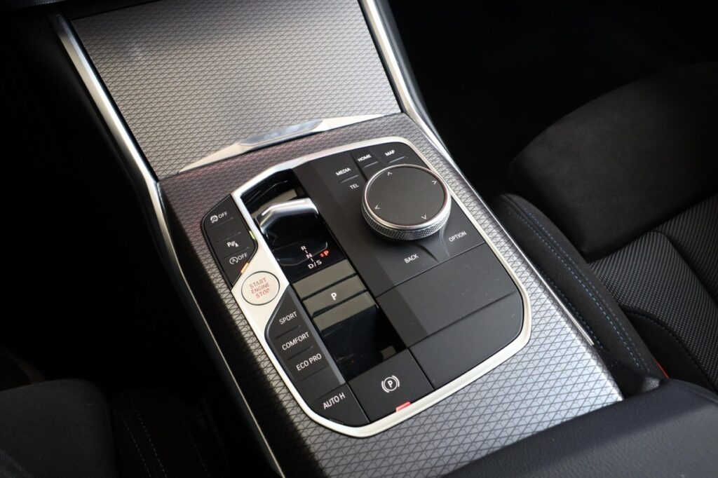 BMW 330i xDrive Touring