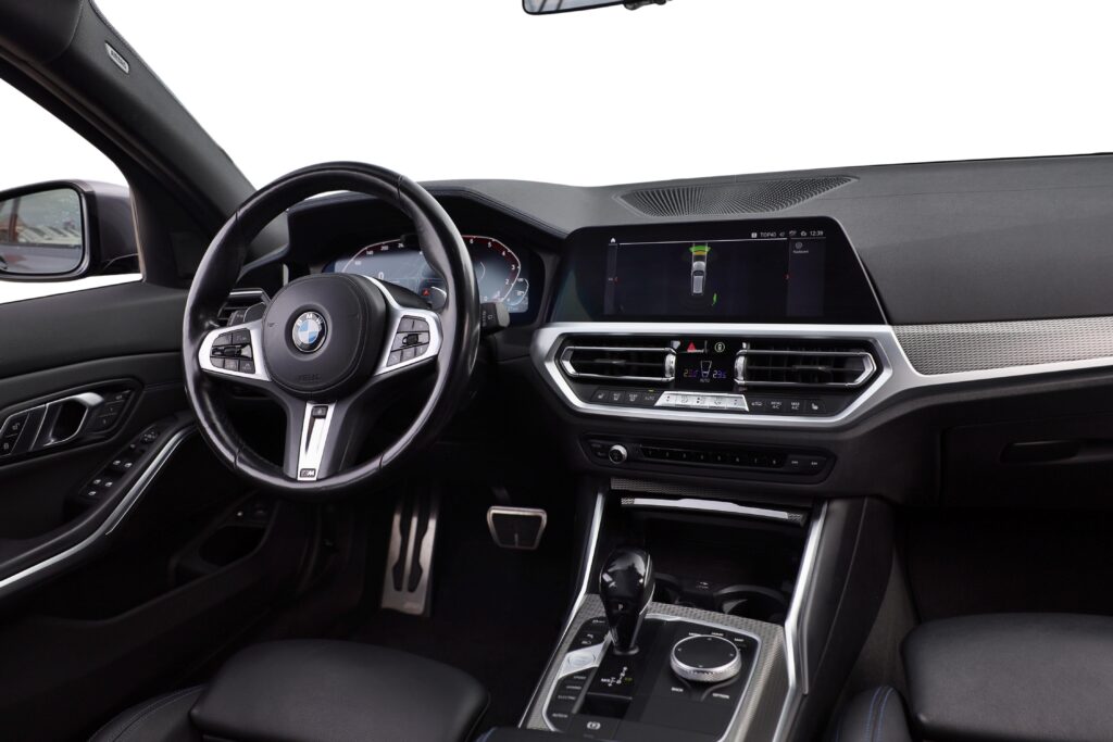 BMW 330e xDrive Touring