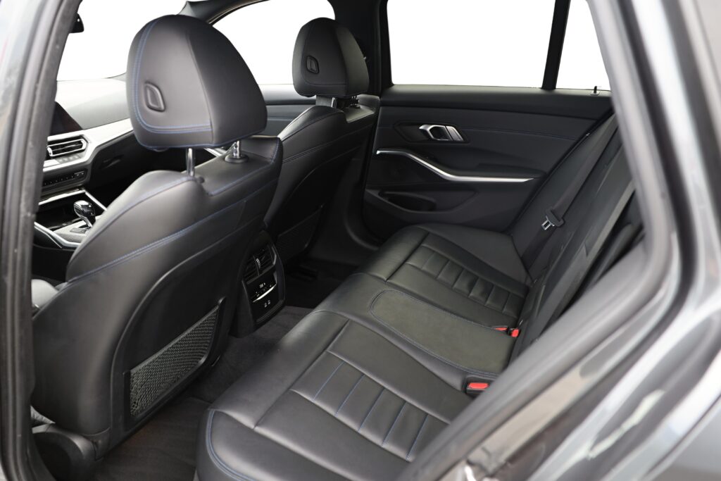 BMW 330e xDrive Touring