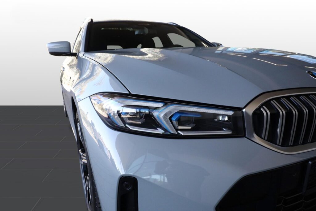 BMW 330d xDrive Touring
