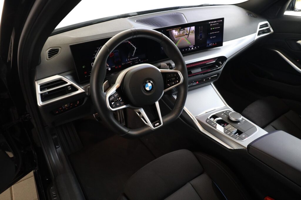 BMW 330i xDrive Touring