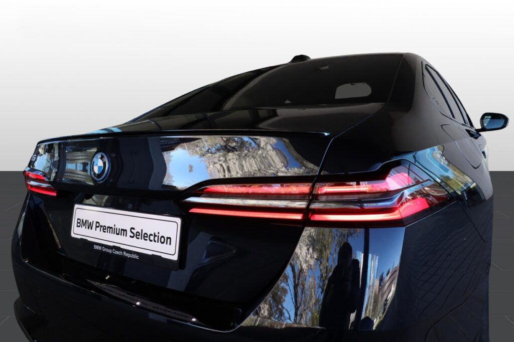 BMW i5 xDrive 40