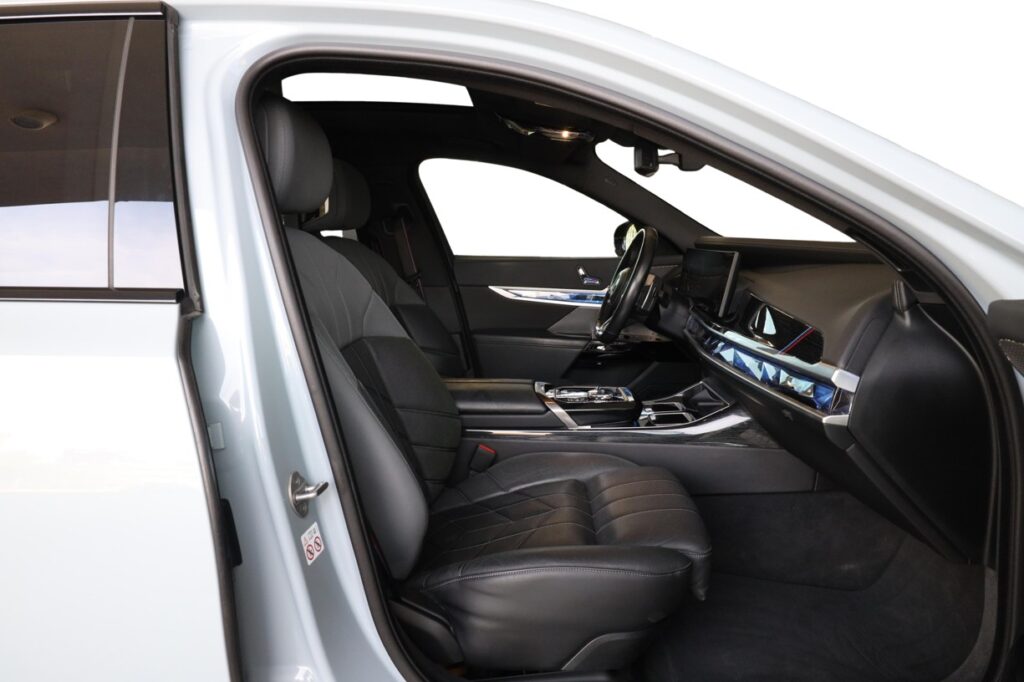 BMW 740d xDrive Sedan