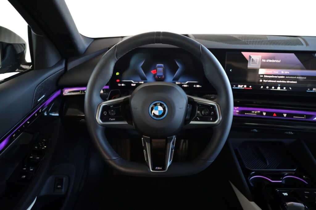 BMW i5 xDrive 40