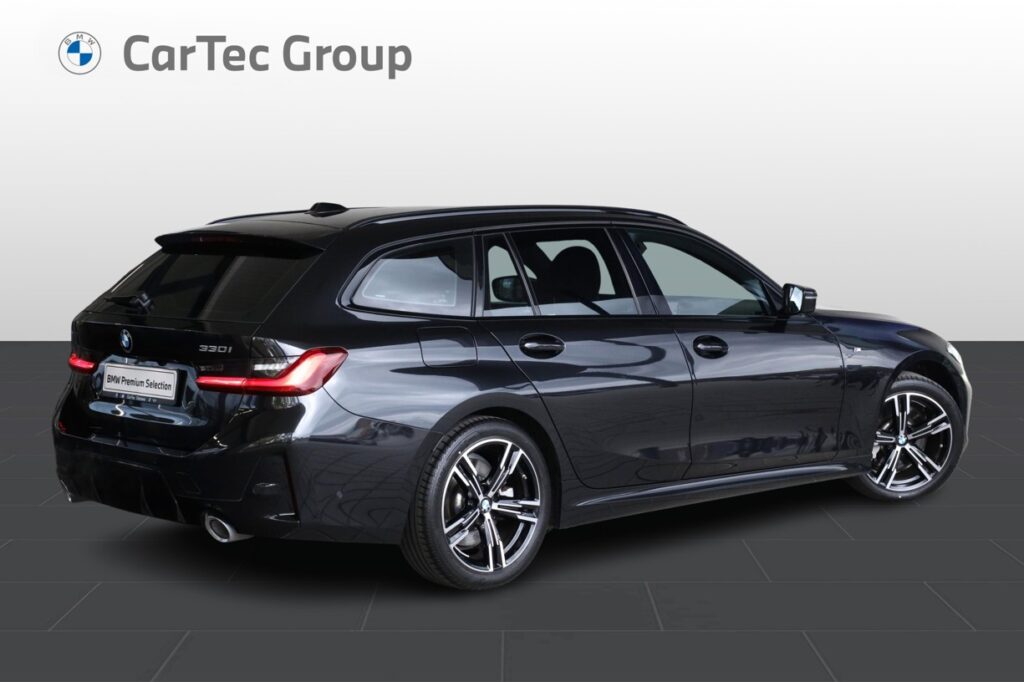 BMW 330i xDrive Touring
