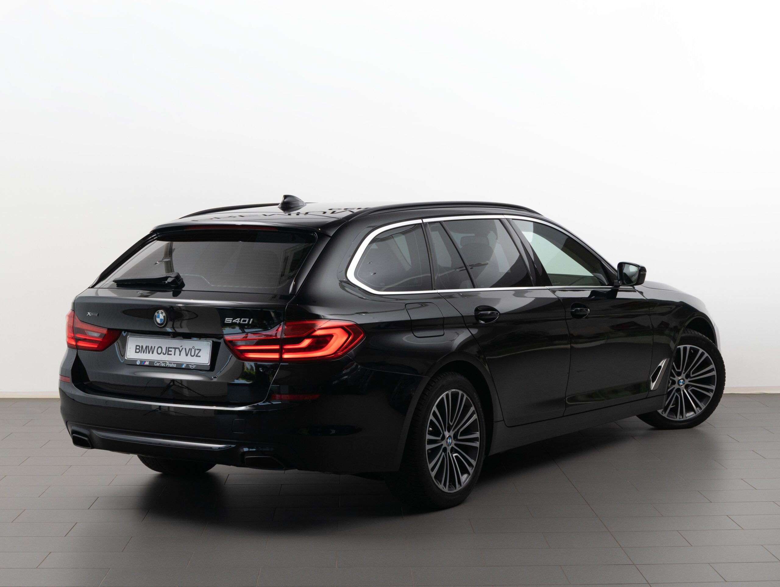 BMW 540i xDrive Touring