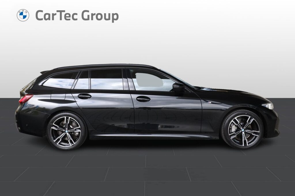 BMW 330i xDrive Touring