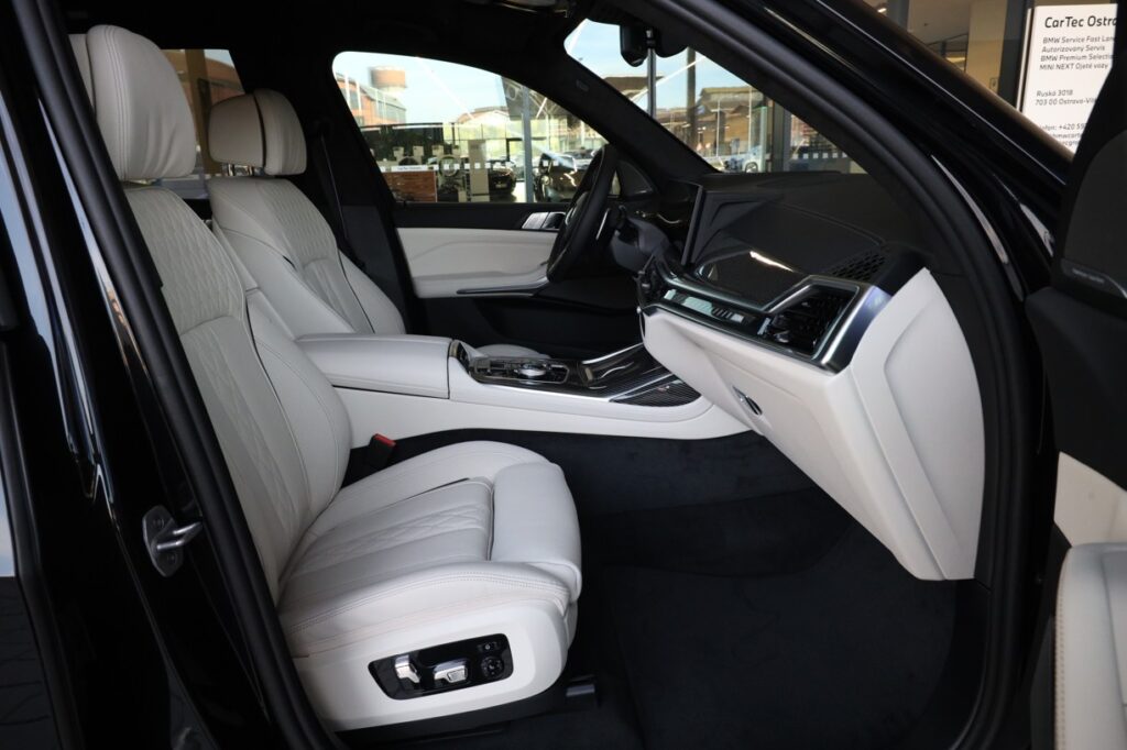 BMW X7 M60i xDrive