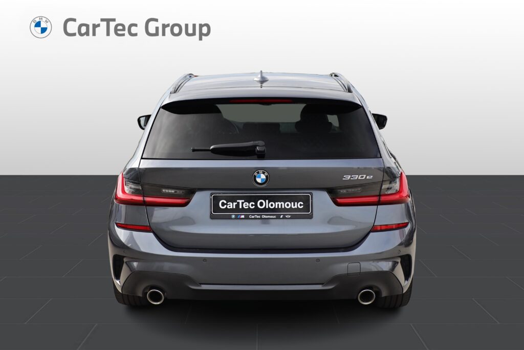 BMW 330e xDrive Touring