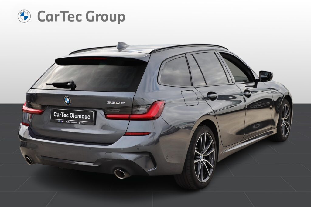 BMW 330e xDrive Touring
