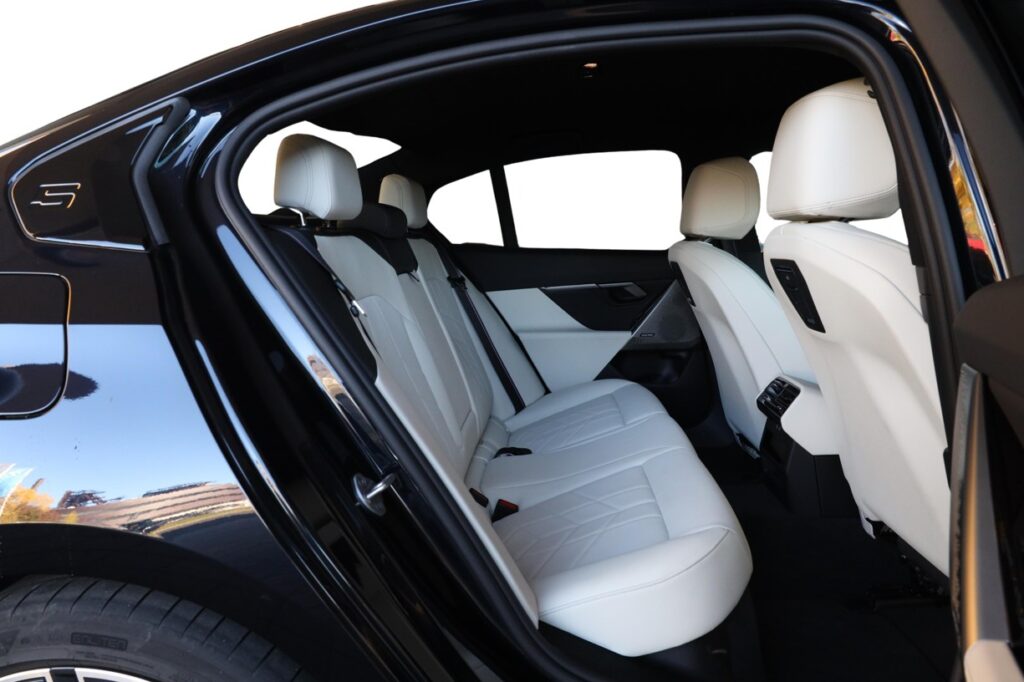 BMW i5 xDrive 40