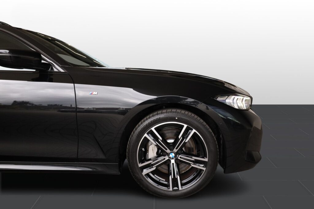 BMW 330i xDrive Touring
