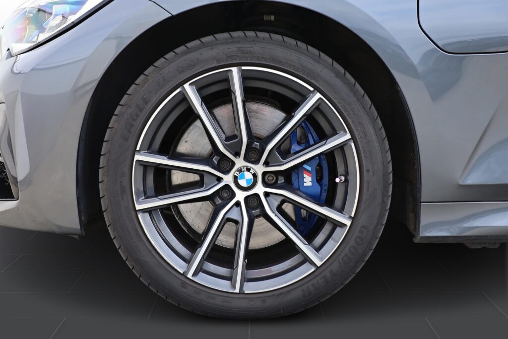 BMW 330e xDrive Touring