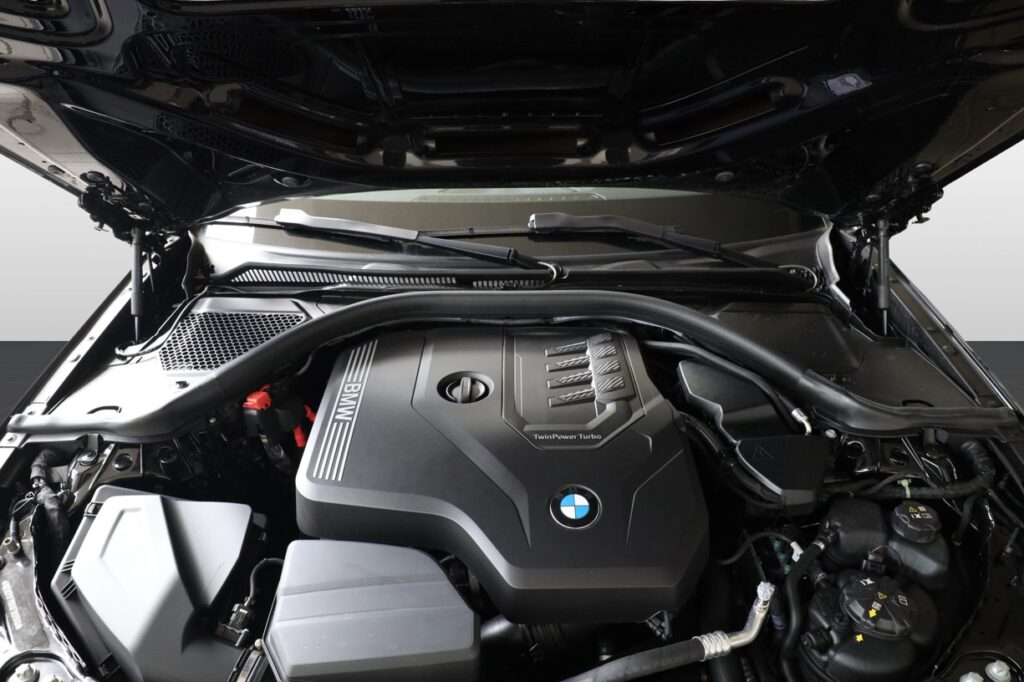 BMW 330i xDrive Touring