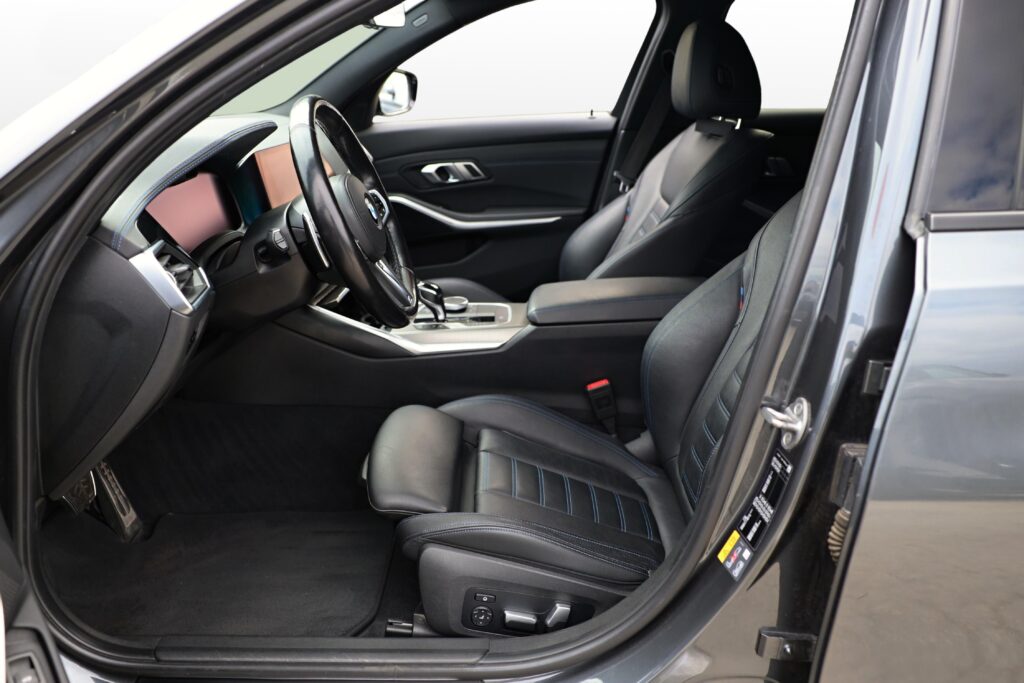BMW 330e xDrive Touring