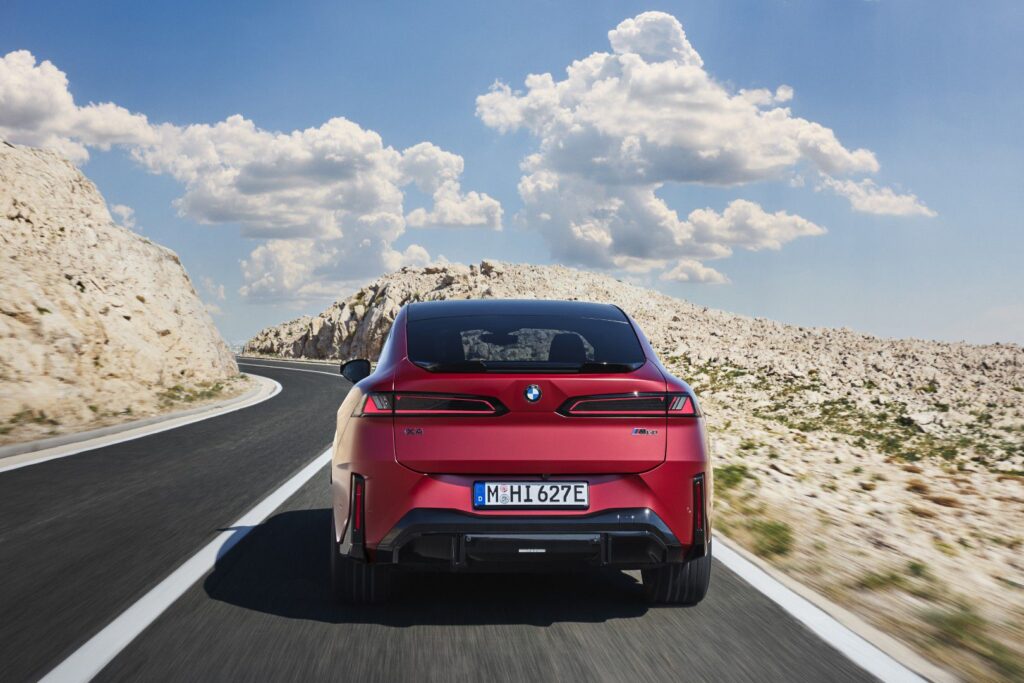 BMW iX4 (NA7)