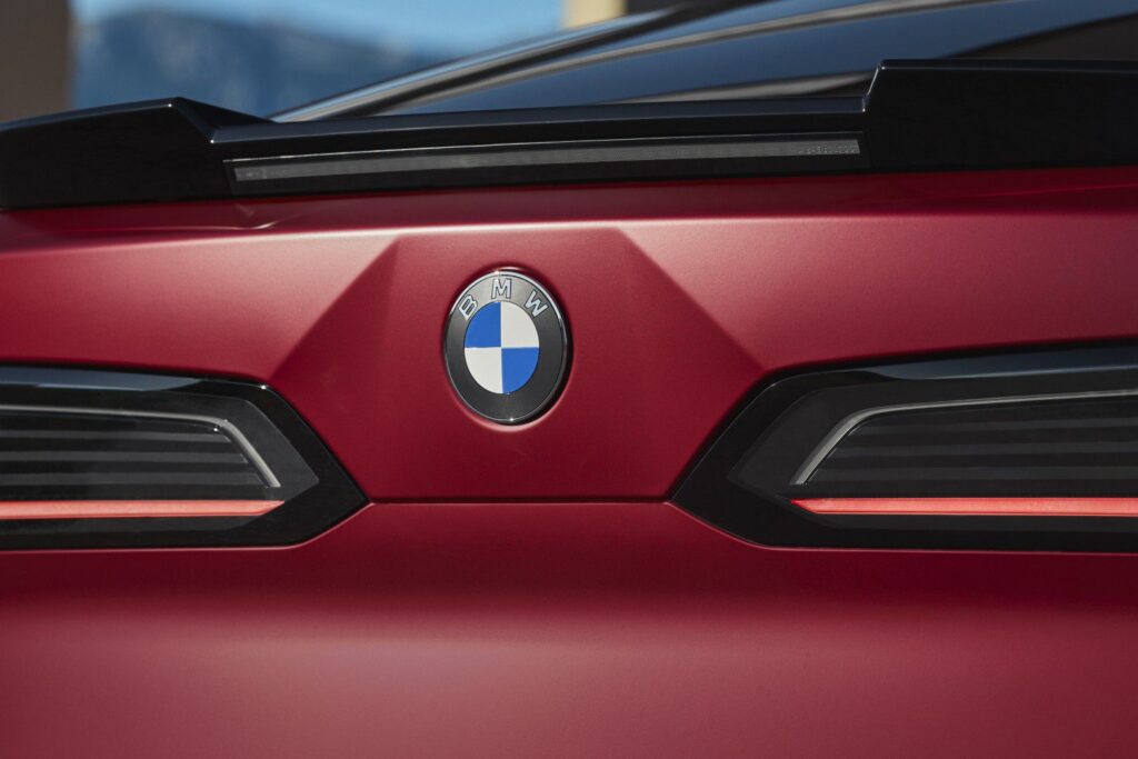 BMW iX4 (NA7)
