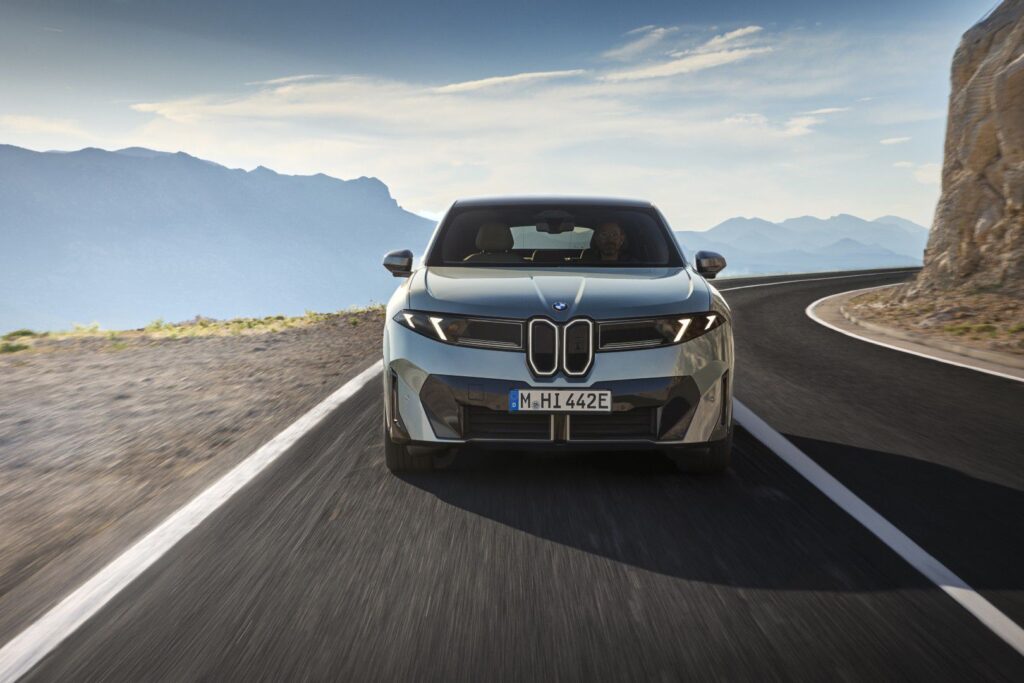 BMW iX4 (NA7)