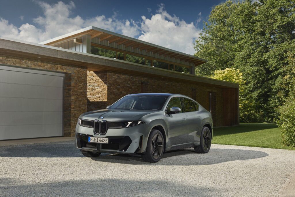 BMW iX4 (NA7)