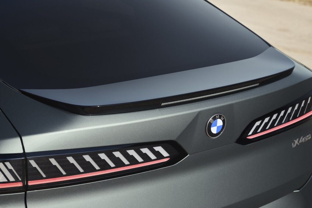 BMW iX4 (NA7)