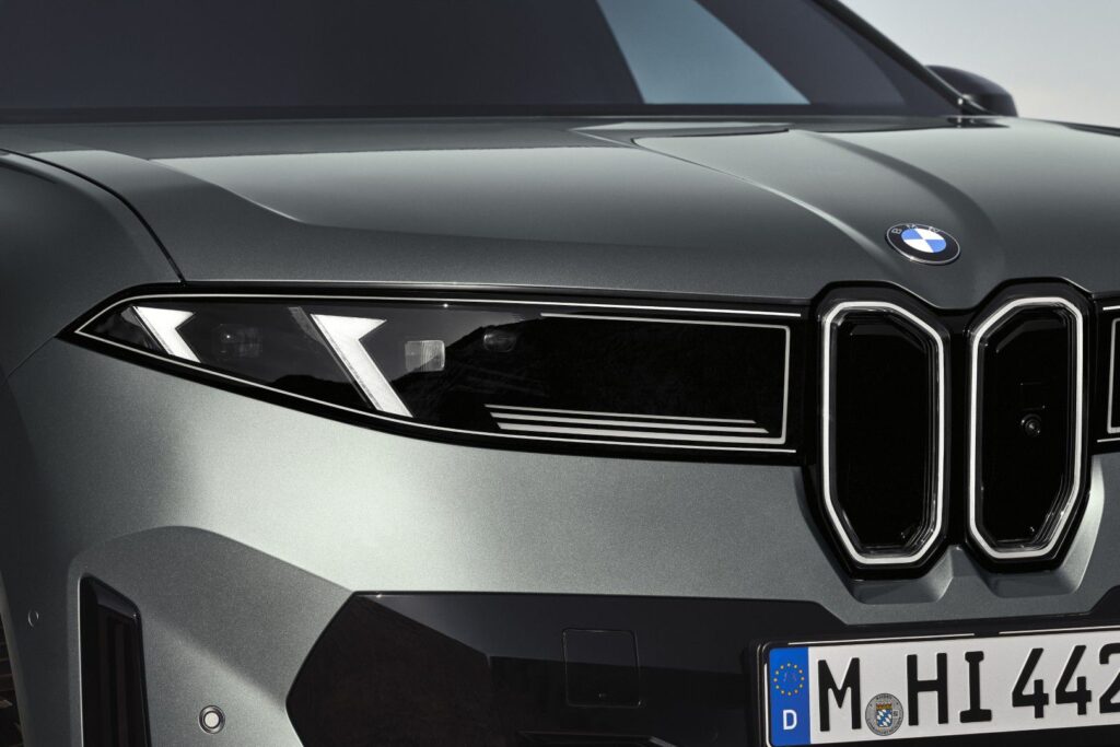 BMW iX4 (NA7)