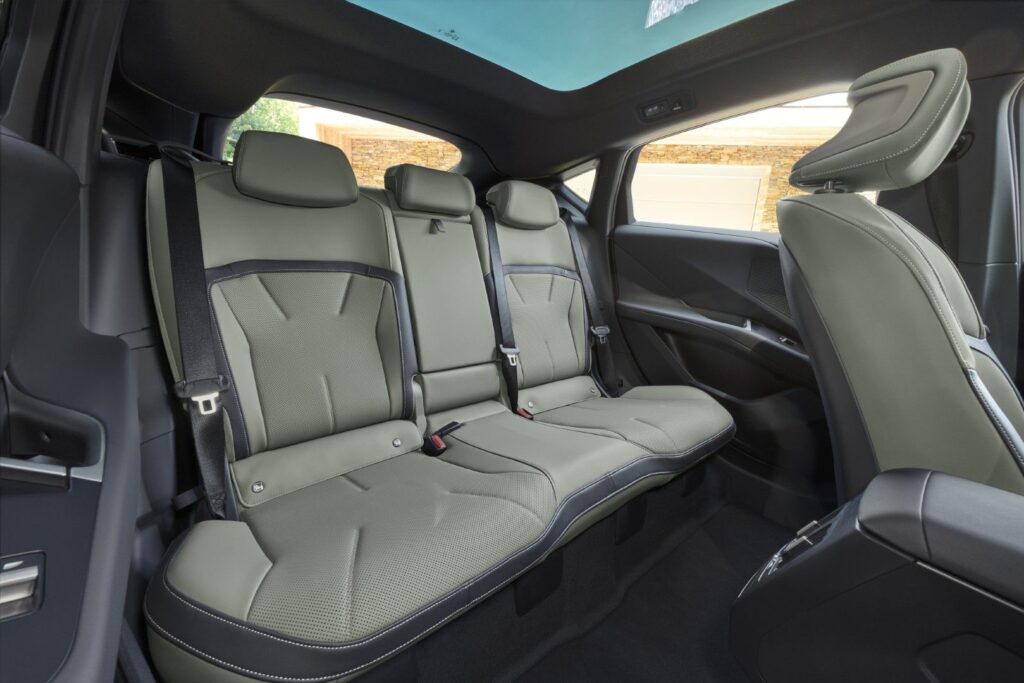 BMW iX4 (NA7)