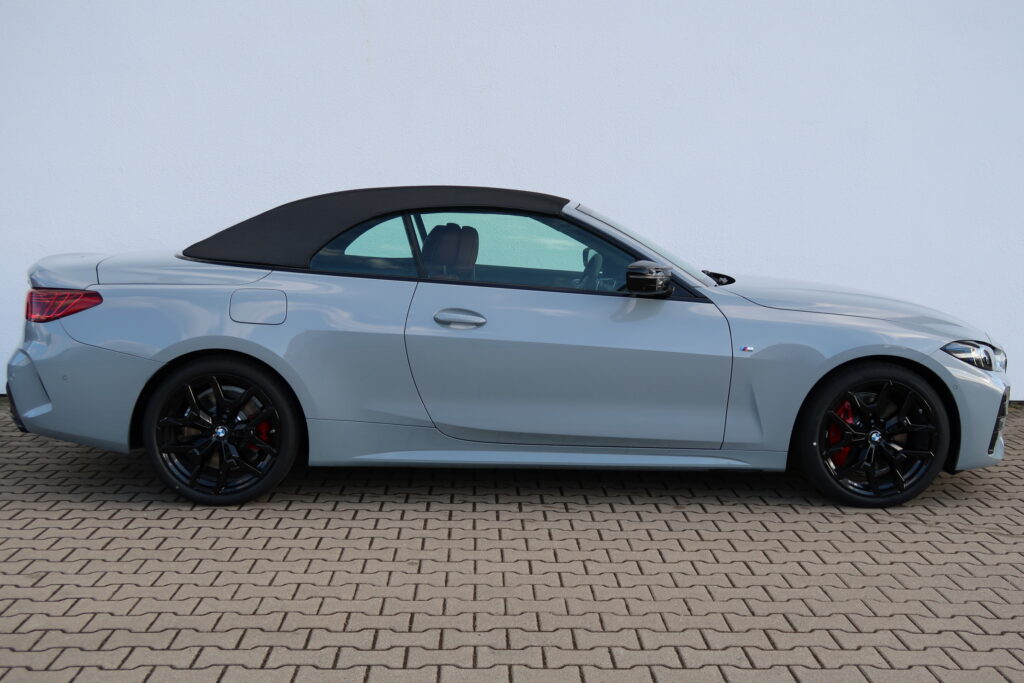 BMW M440i xDrive Convertible