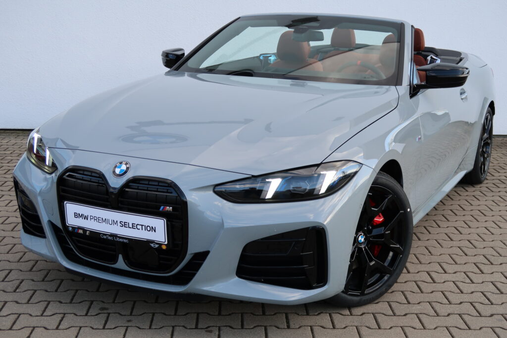 BMW M440i xDrive Convertible
