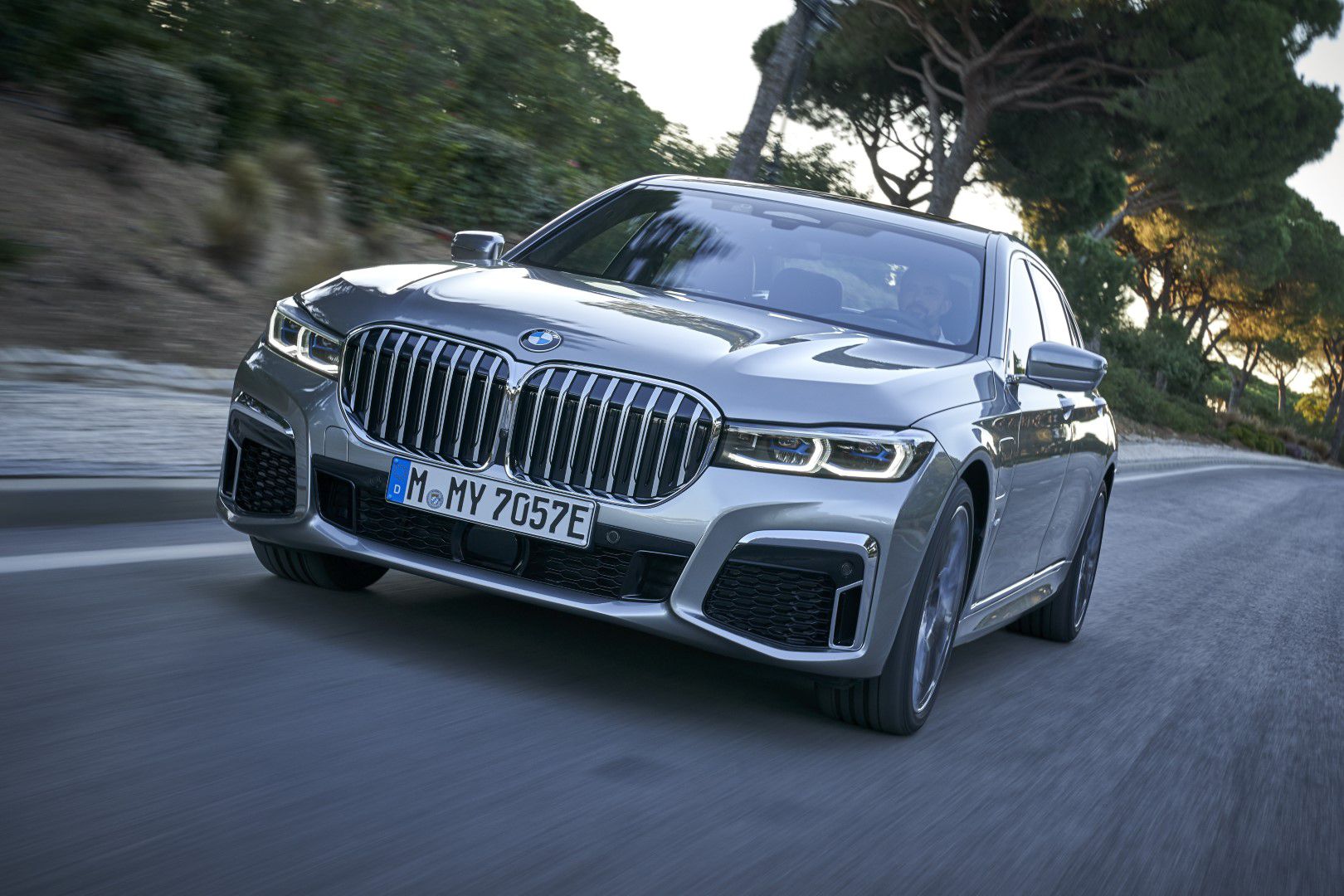 BMW řady 7 | BMW 745Le xDRIVE | Nové video a fotografie | DUBEN 2019