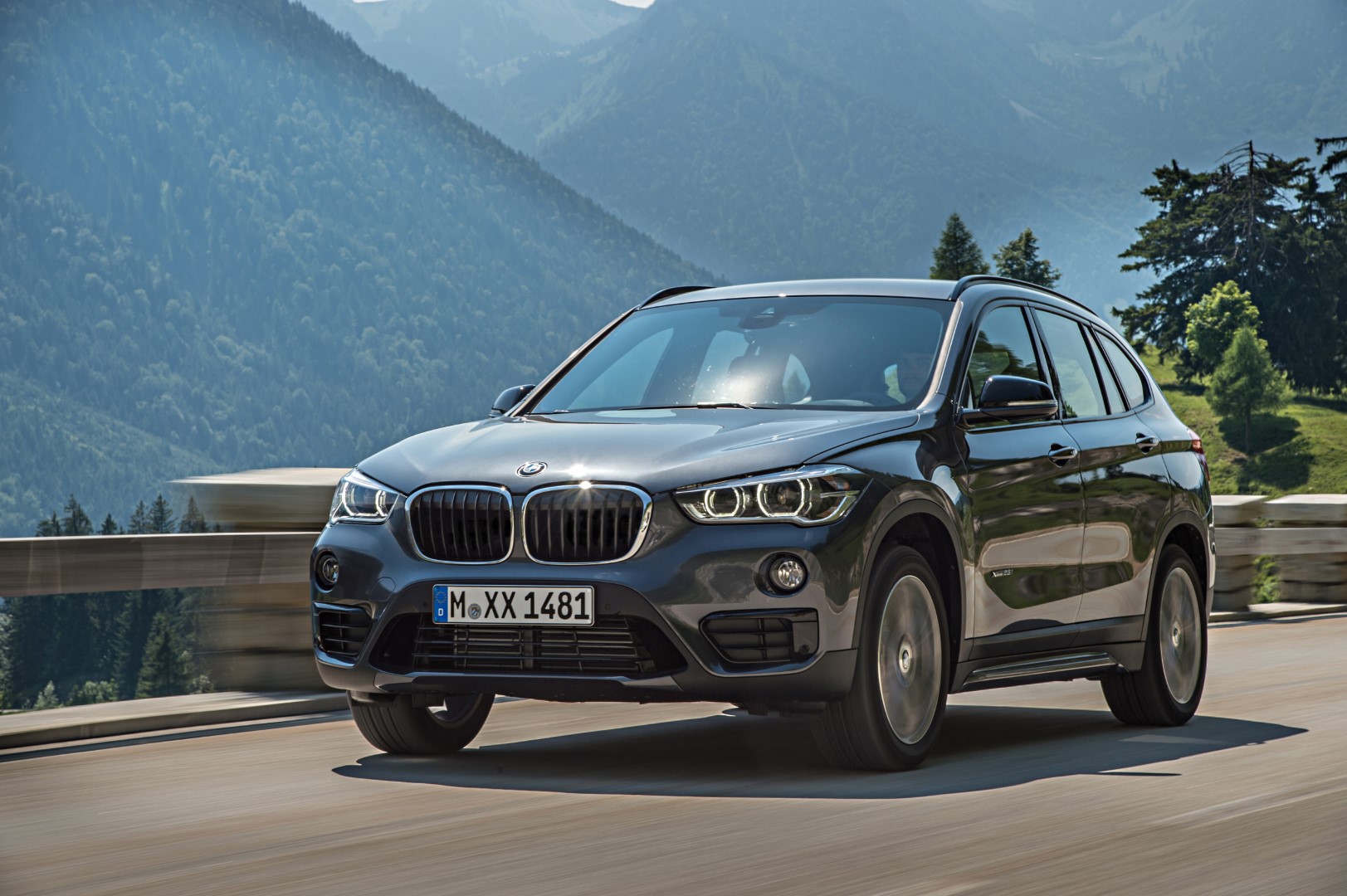 1554707770P90190731-highRes-the-new-bmw-x1-on-lo.jpg