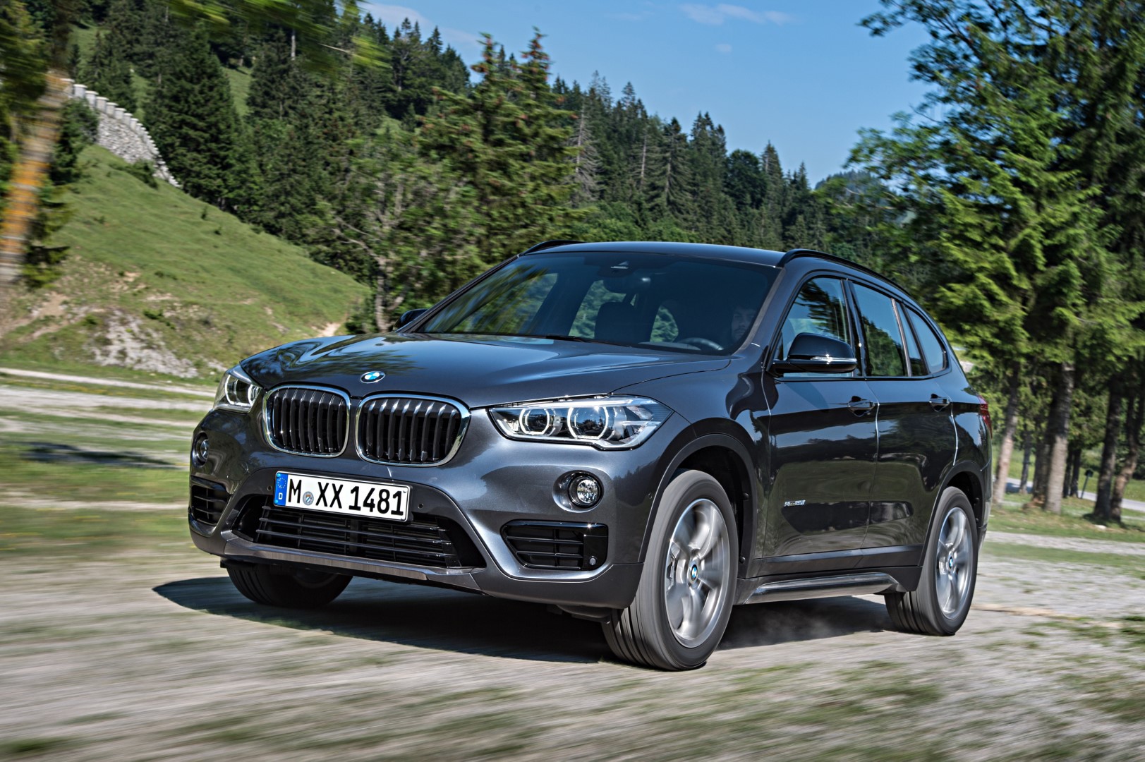 1554707770P90190734-highRes-the-new-bmw-x1-on-lo.jpg