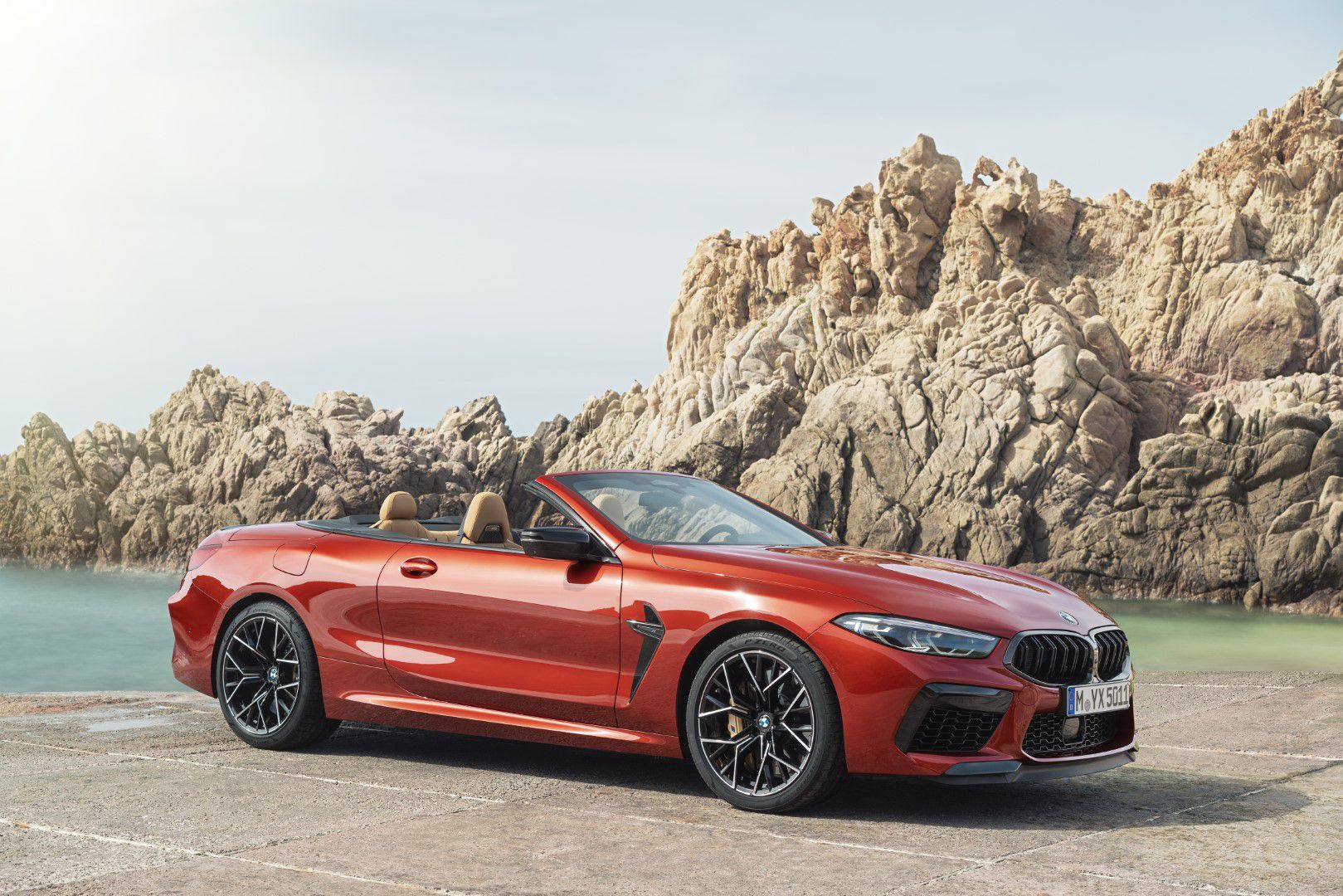 1559822729BMW-M8-Competition-Convertible-17-.jpg