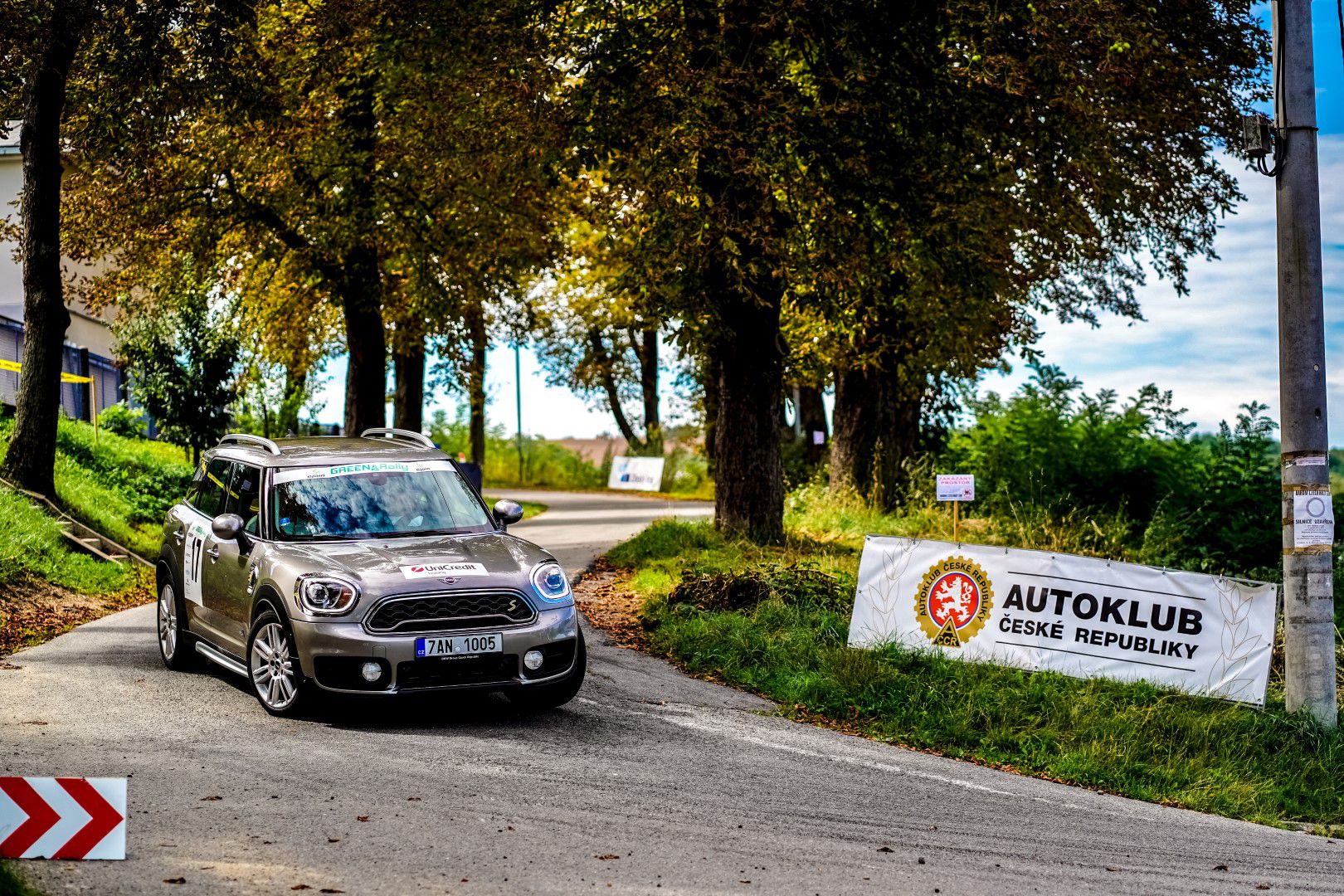 BMW i3s a MINI Cooper SE Countryman ALL4 vyhrály v Green Rally Zlín