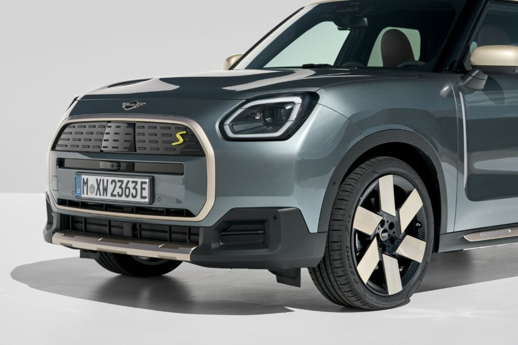 NOVÉ MINI COUNTRYMAN (U25)