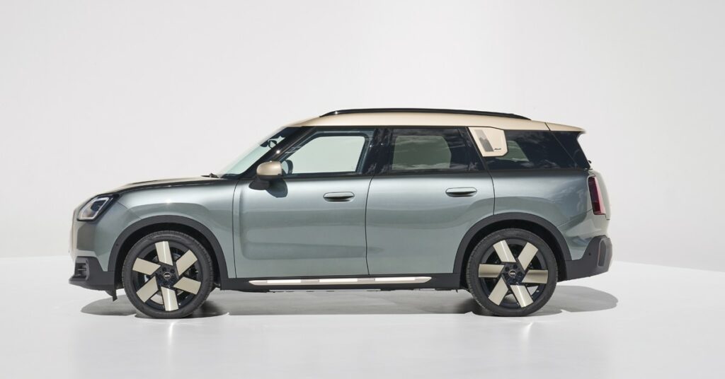 NOVÉ MINI COUNTRYMAN (U25)