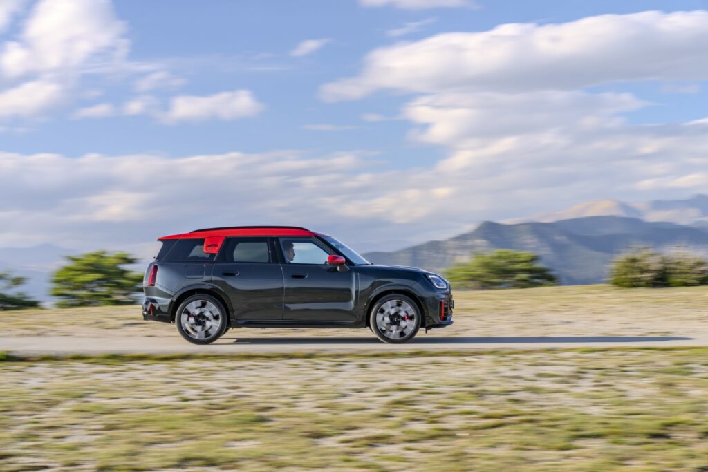 NOVÉ MINI COUNTRYMAN (U25)