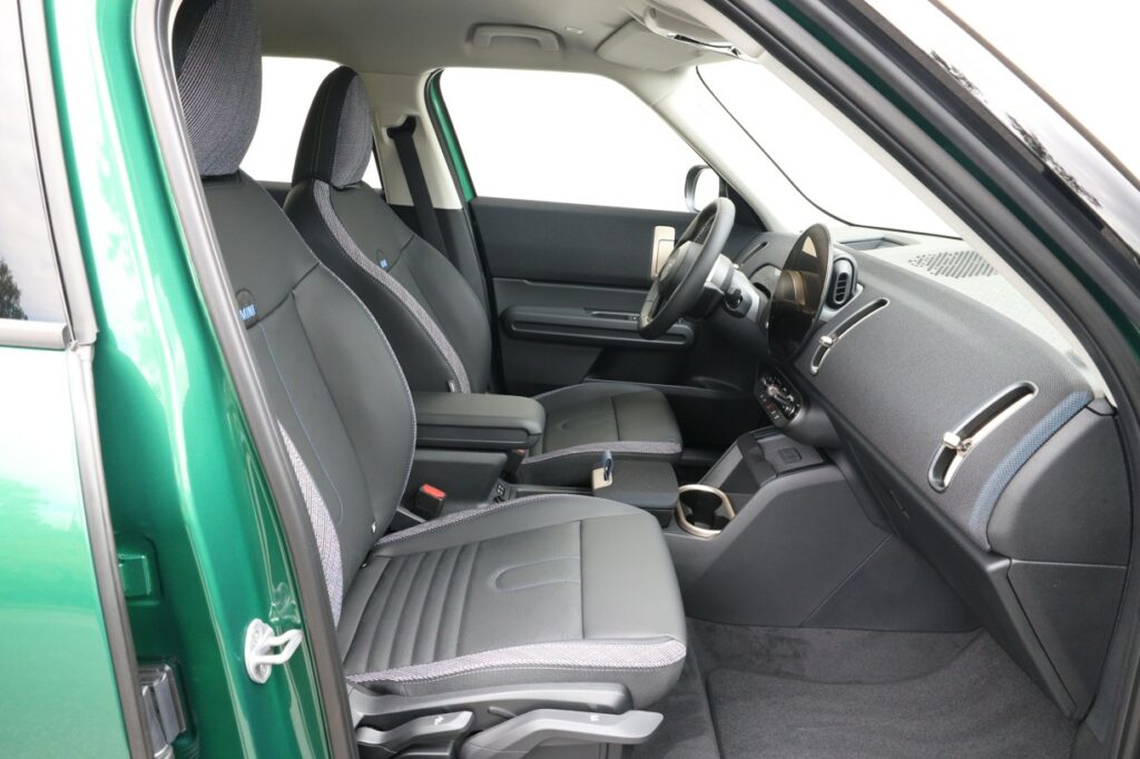 MINI Countryman C