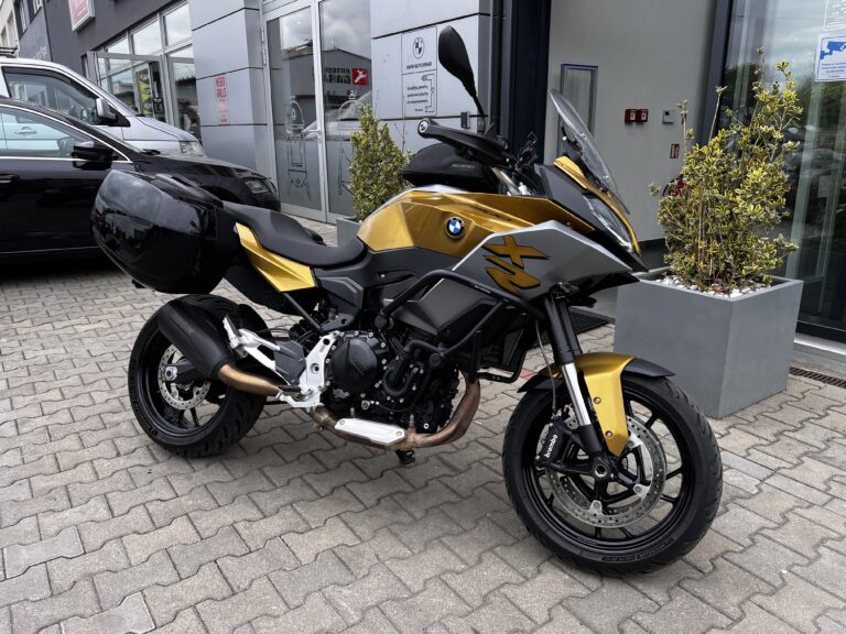 BMW F 900 XR