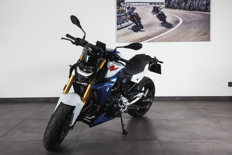 BMW F 900 R