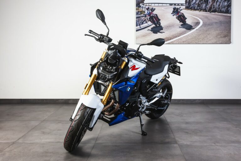 BMW F 900 R