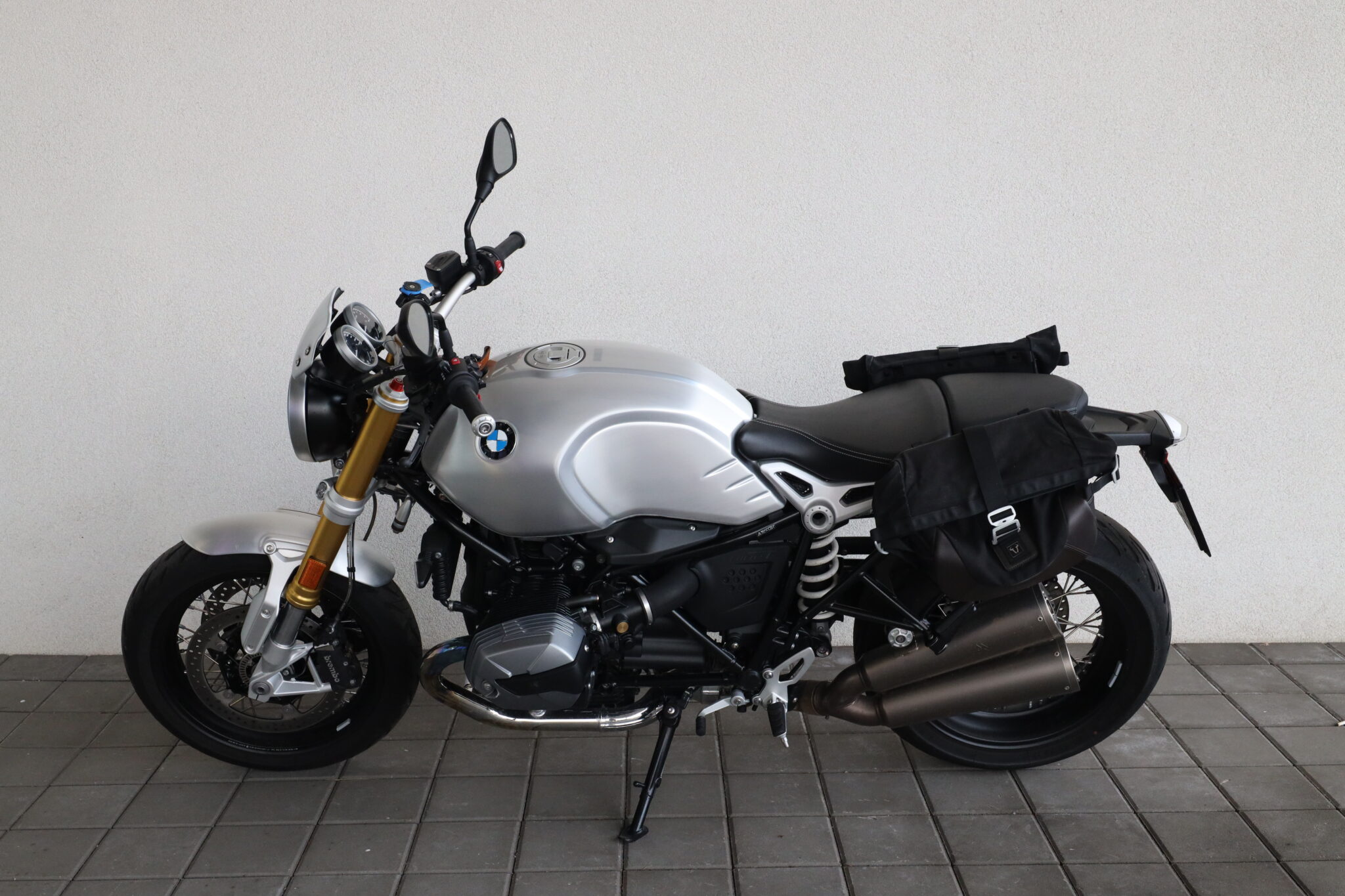 BMW R nineT