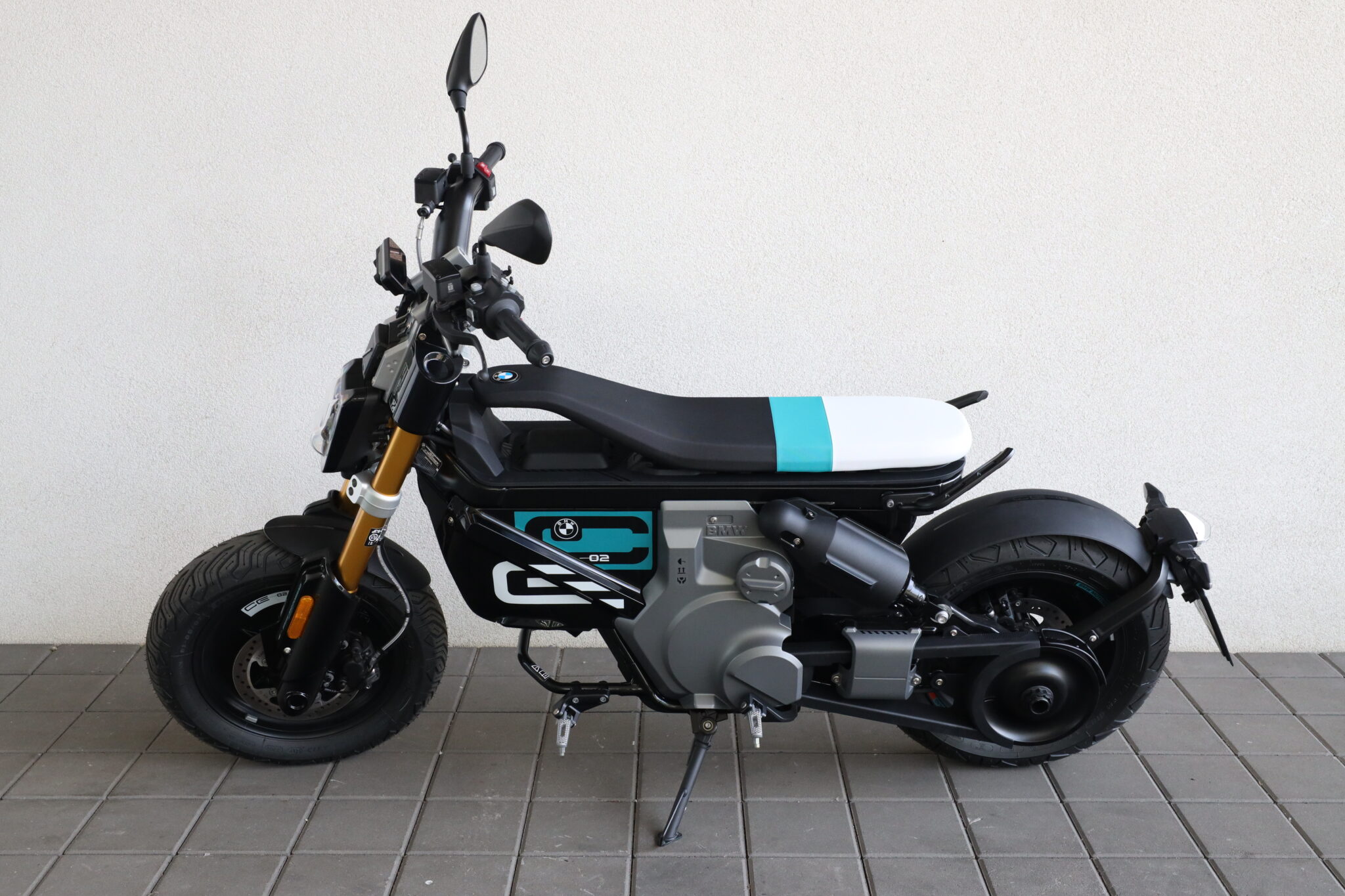 BMW CE 02