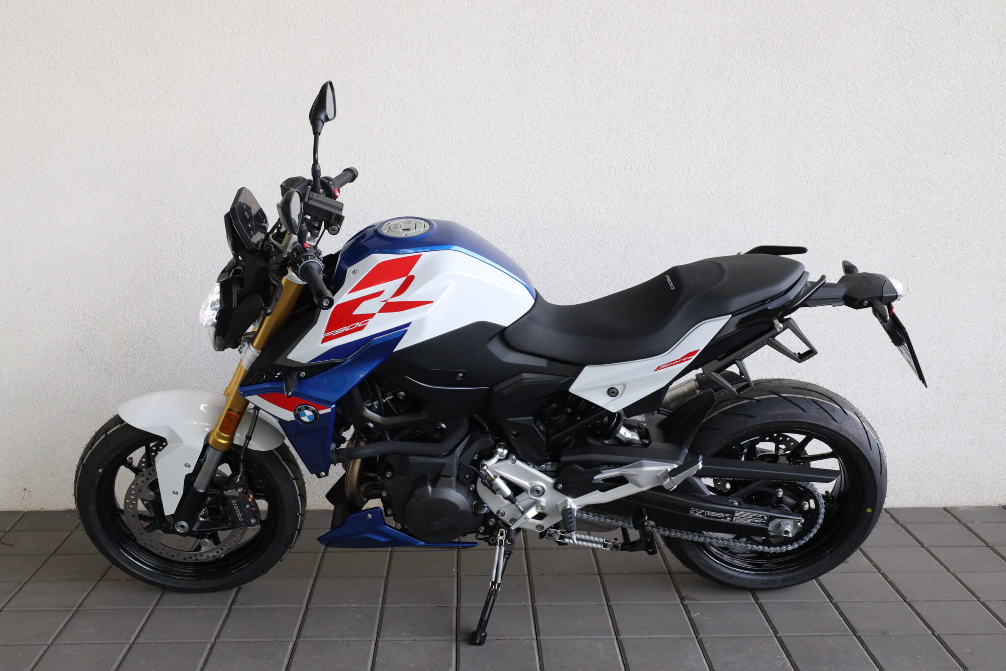 BMW F 900 R